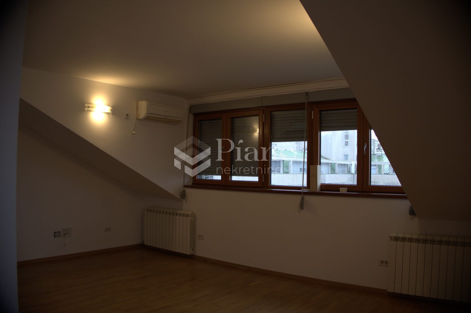 Semi furnished three bedroom apartment, Toloski apartmani
